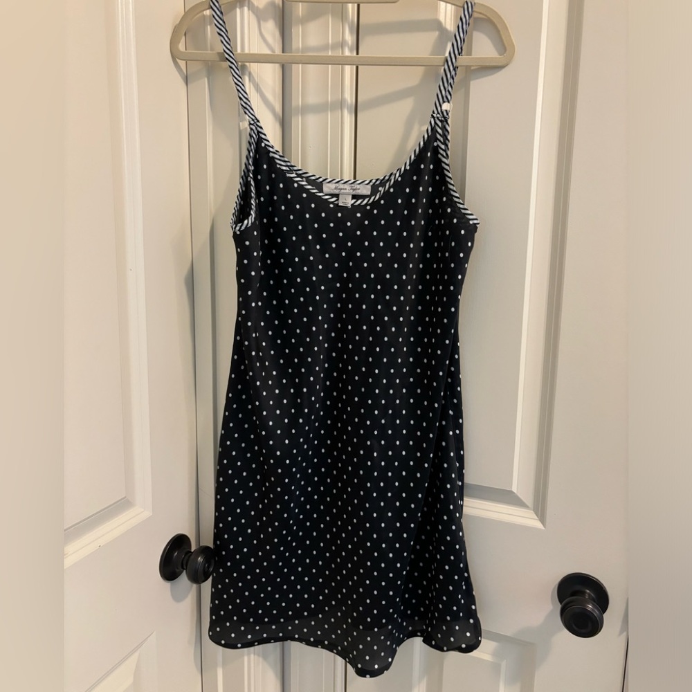 Morgan Taylor Intimates - Ladies Size L - silky nightgown- gently worn